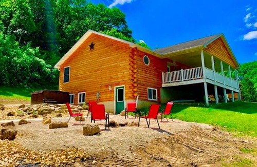Lansing Cabin | Wexford Hollow w/ Pool & Hot Tub