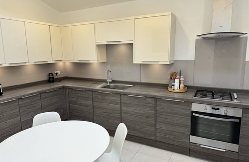 Weybridge House | Weybridge Garden Cottage