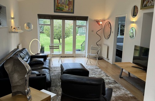 Weybridge House | Weybridge Garden Cottage