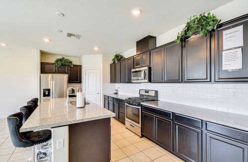 Manteca House | WFH-Friendly Getaway w/Yard in Manteca!