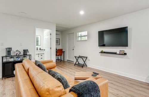 Lakeland Apartment | WFH Friendly! Stylish Lakeland Studio