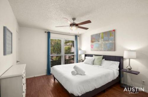 Clarksville Apartment | WFH in Relaxing Clarksville Townhome with Parking