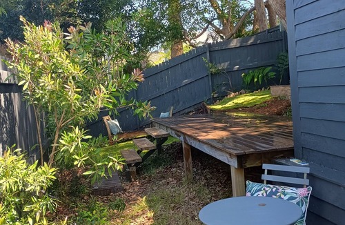 Avalon Beach Cabin | Whale Beach Sunny Retreat