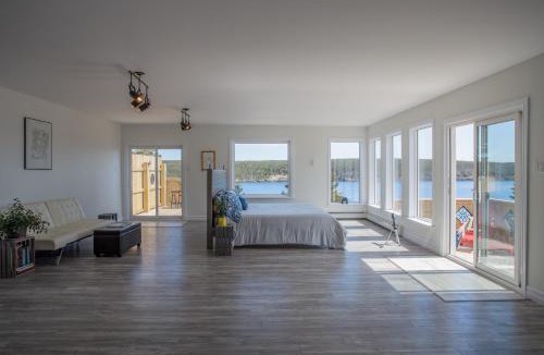 Mobile House | Whale House Guest House