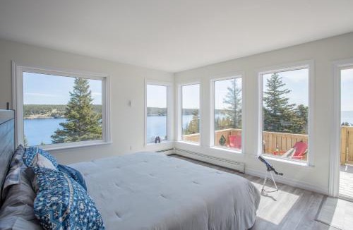 Mobile House | Whale House Guest House