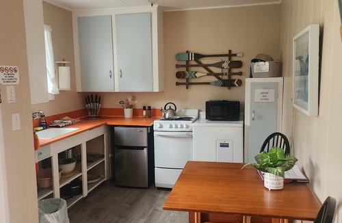 Ocean Park Cottage | Whale Tail Cottages- 2 beds