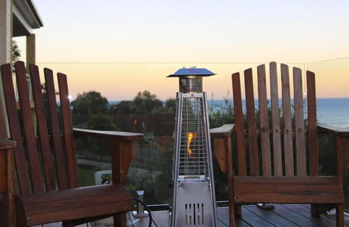 Gerringong House | Whale Watch for Four Gerringong