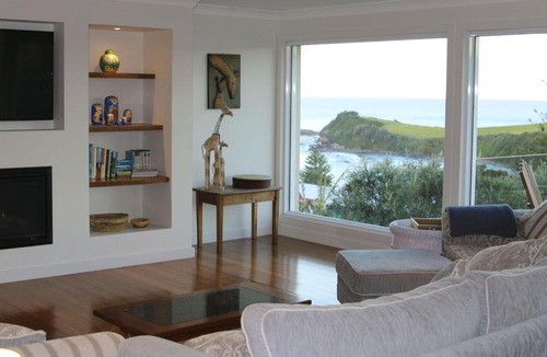 Gerringong House | Whale Watch for Four Gerringong