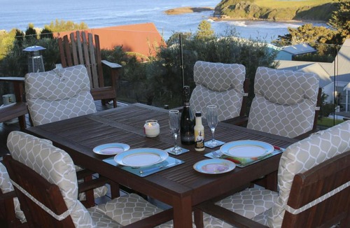 Gerringong House | Whale Watch for Four Gerringong