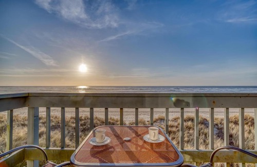 Rockaway Beach House | Whale Watcher Condo 3 - Meredith Lodging
