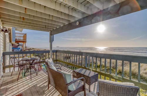 Rockaway Beach House | Whale Watcher Condo 1 - Meredith Lodging