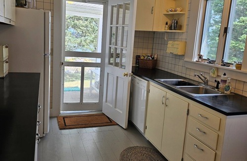 Stonington Cottage | Whaleback-on a secluded point in the Oceanville