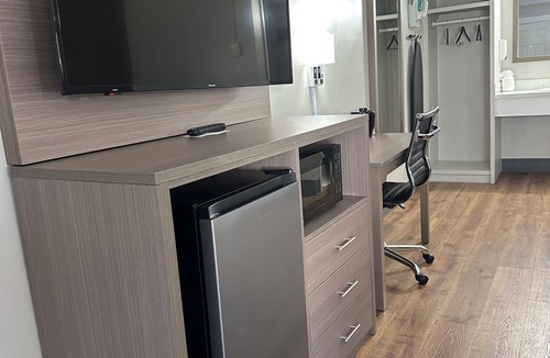 New Bedford Hotel | Whaler Inn and Suites