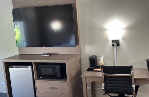 New Bedford Hotel | Whaler Inn and Suites