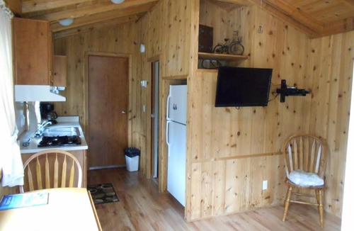 South Beach Resort | Whalers Rest Cabin 11