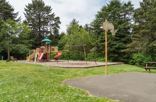 South Beach Resort | Whalers Rest Cottage 2