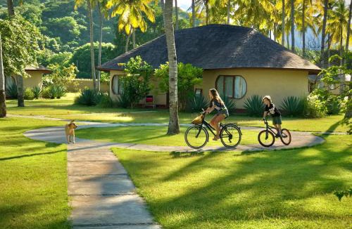 Sumbawa Barat Resort | Whales and Waves
