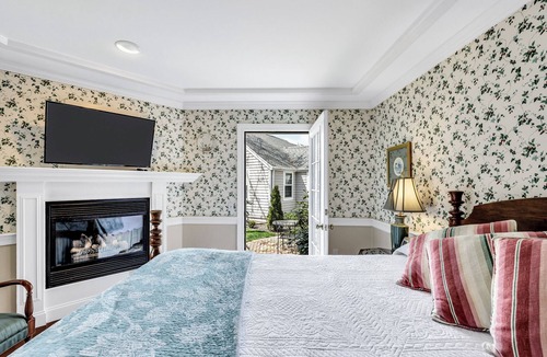 Eastham Bed & Breakfast | Whalewalk Inn and Spa