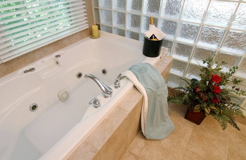 Eastham Bed & Breakfast | Whalewalk Inn and Spa