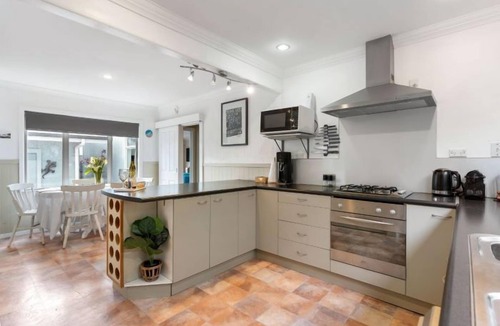 Whangamata House | Whanga Beach Bach - Whangamata