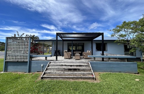 Whangapoua House | Whangapoua - 2mins walk to beach
