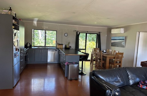 Whangapoua House | Whangapoua by the beach