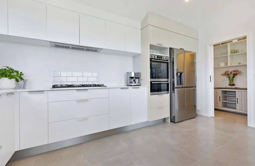 Whangaroa House | Whangaroa Casa Roca House