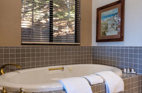 Point Arena Hotel | Wharf Master's Inn