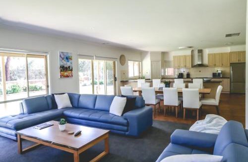 Echuca Villa | Wharparilla House