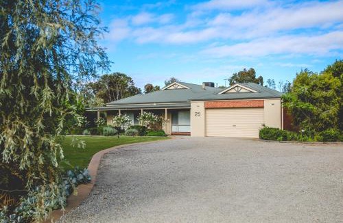 Echuca Villa | Wharparilla House