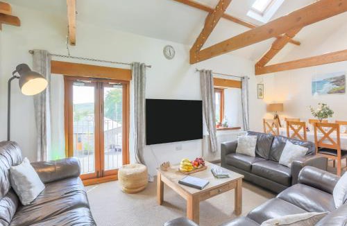 Tresmeer House | What A Beauty - Thr