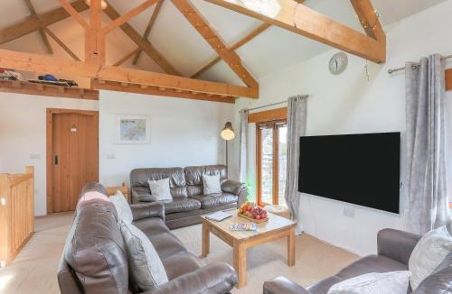 Tresmeer House | What A Beauty - Thr