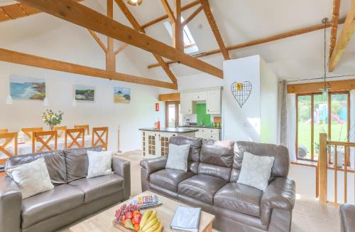 Tresmeer House | What A Beauty - Thr