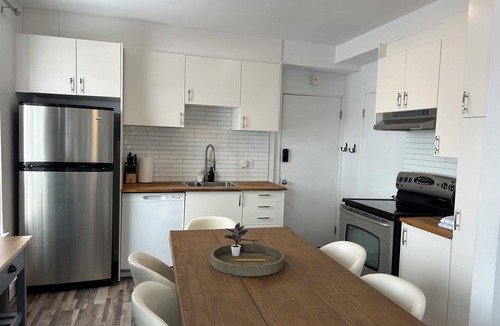 Paine-Sec Apartment | What a View! Chateau, Balcony incredible view of the Chateau! Free parking!