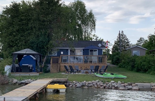 Greenbank Cottage | What A View Cottage - Kawartha Lakes Waterfront - 3 Bedroom - Great Swimming !