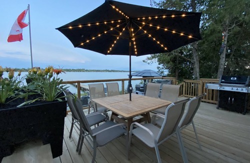 Greenbank Cottage | What A View Cottage - Kawartha Lakes Waterfront - 3 Bedroom - Great Swimming !