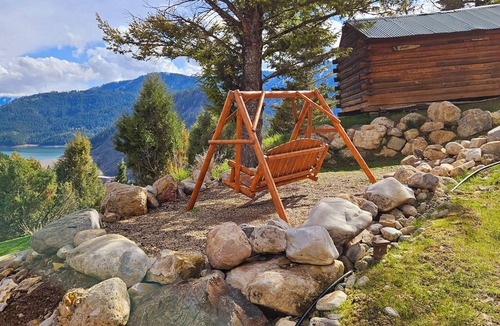 Palisades Cabin | "What A View" Cozy Cabin!