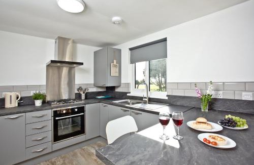 Helford Passage Apartment | Wheal Rose -Beautifully Fitted Lodge Helston Cornwall