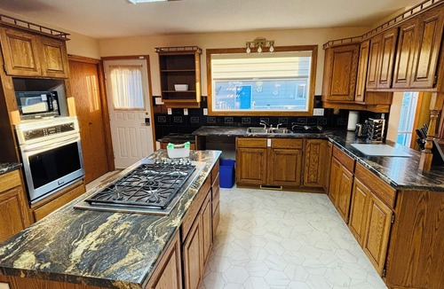 Brandon House | Wheat City Getaway, accommodates 6!