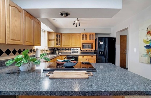 Barths House | Wheat Ridge Retreat | 2 Bed | Yard & Parking