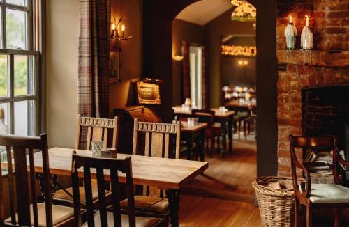 Burgh Saint Peter Hotel | Wheatacre White Lion