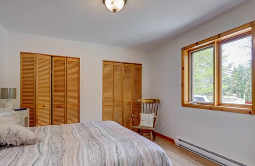 Lac-Louisa Cabin | Wheatfield Cottage - Lakefront Stress Free Getaway