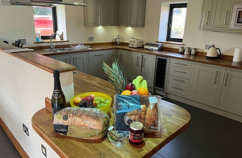 Manningtree House | Wheatsheaf Barn Retreat