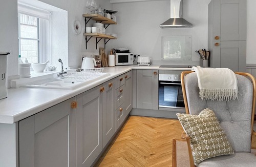 Potter Brompton Cottage | Wheatsheaf Cottage - 80021