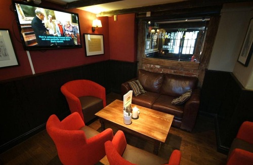 North Waltham Hotel | Wheatsheaf Hotel by Chef and Brewer Collection