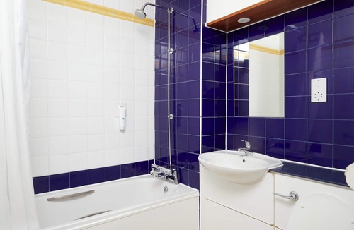 North Waltham Hotel | Wheatsheaf Hotel by Chef and Brewer Collection