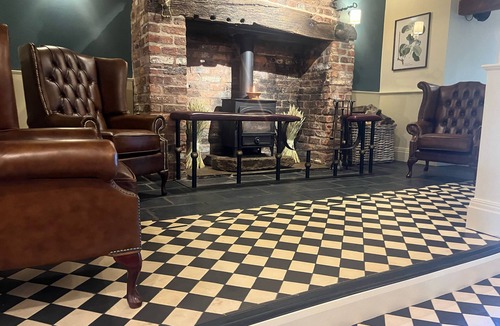 Onneley Hotel | Wheatsheaf Inn