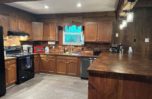 Jefferson Township House | Wheel House-Secluded Chalet Close to Ohiopyle in Heart of Laurel Highlands