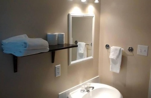 Temiskaming Shores Hotel | Wheel Inn Motel