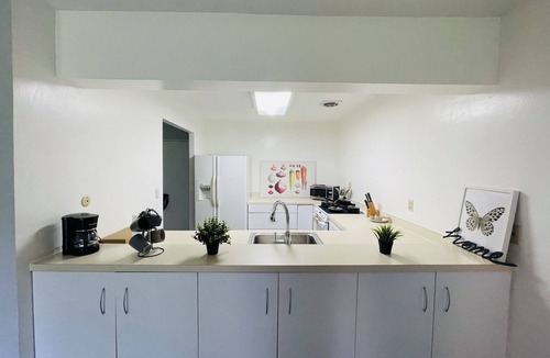 Elkins Park Apartment | Wheelchair accessible & ground floor 2BR, 2BA